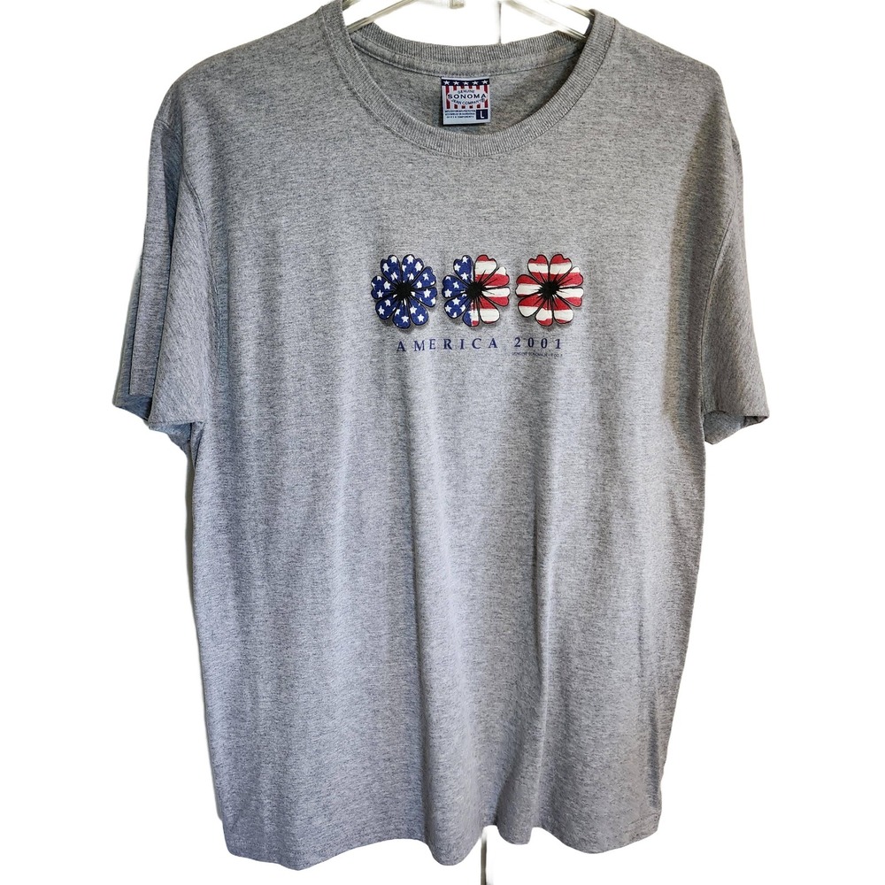 L vintage 4th of July patriotic t-shirt from 2001 gray tee with American flag